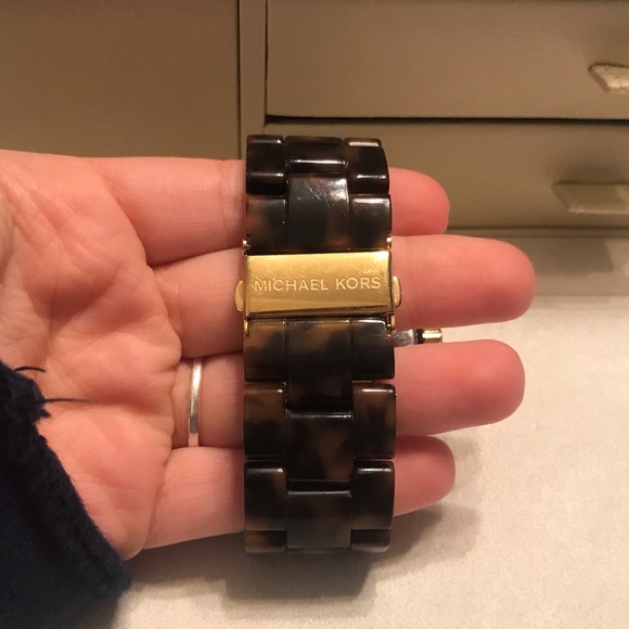 Beautiful Tortoise Micheal Kors Watch - Picture 2 of 4